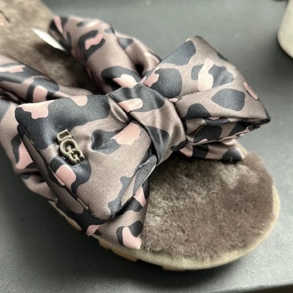 UGG LEOPARD LUSHETTE SLIDE SHEARLING SATIN SANDALS SZ 11 NWOT - Picture 4 of 7